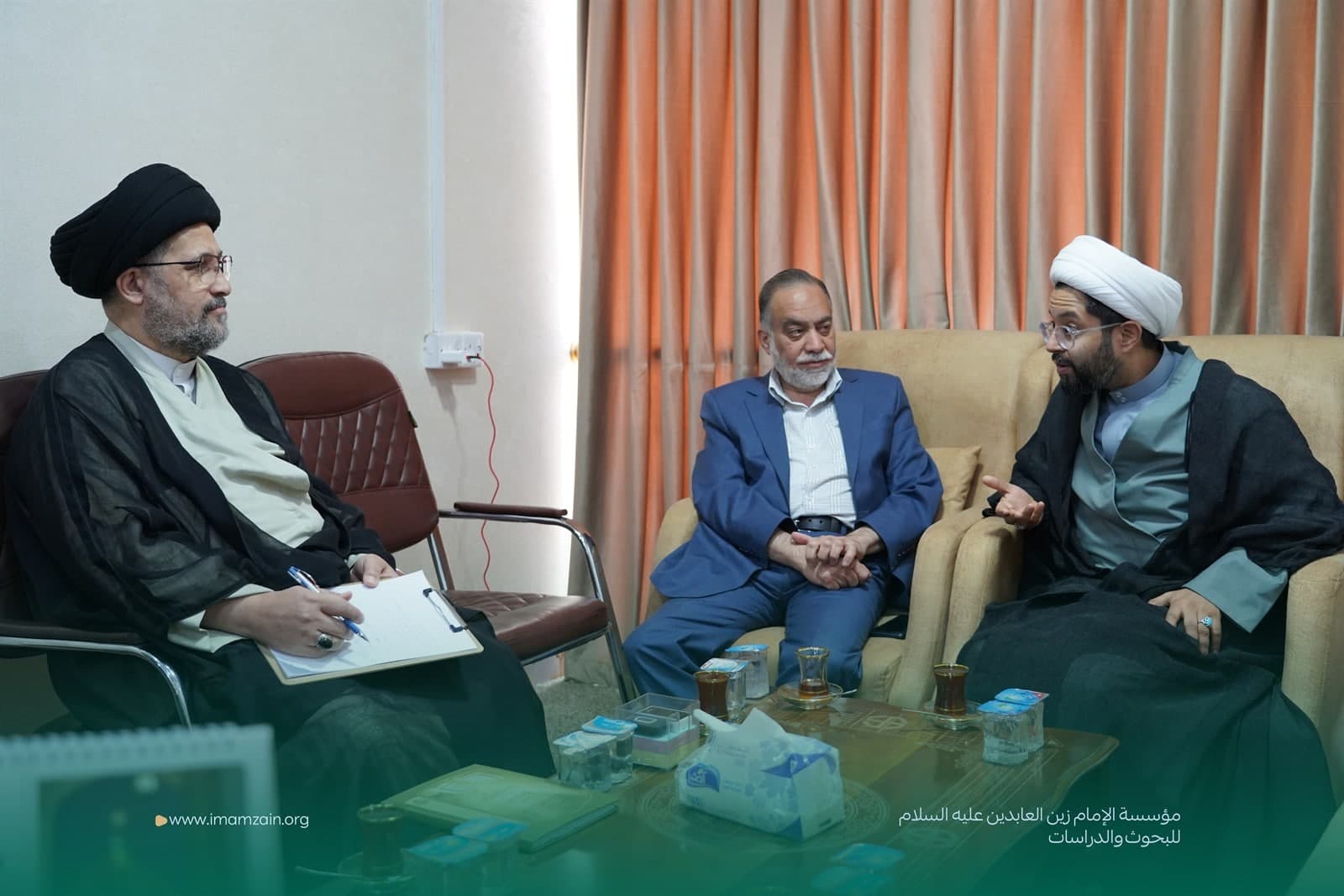 مؤسسة الإمام زين العابدين تستقبل مدير معهد الدراسات الشيعي في كندا لبحث سبل التعاون البحثي وتبادل الخبرات